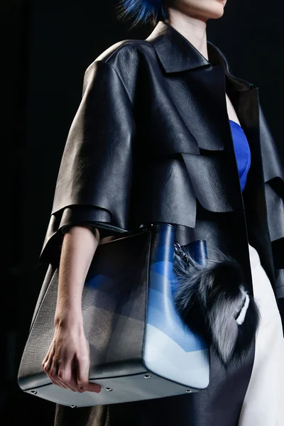 Look 12